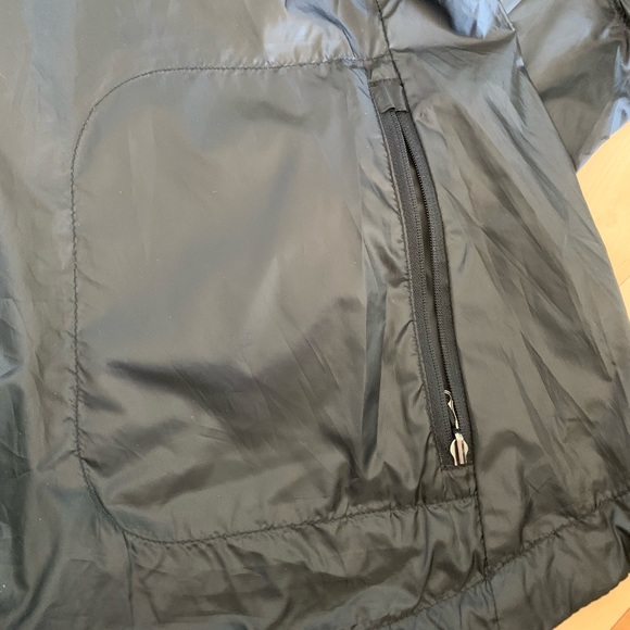 New balance black windbreaker size M - Picture 4 of 8